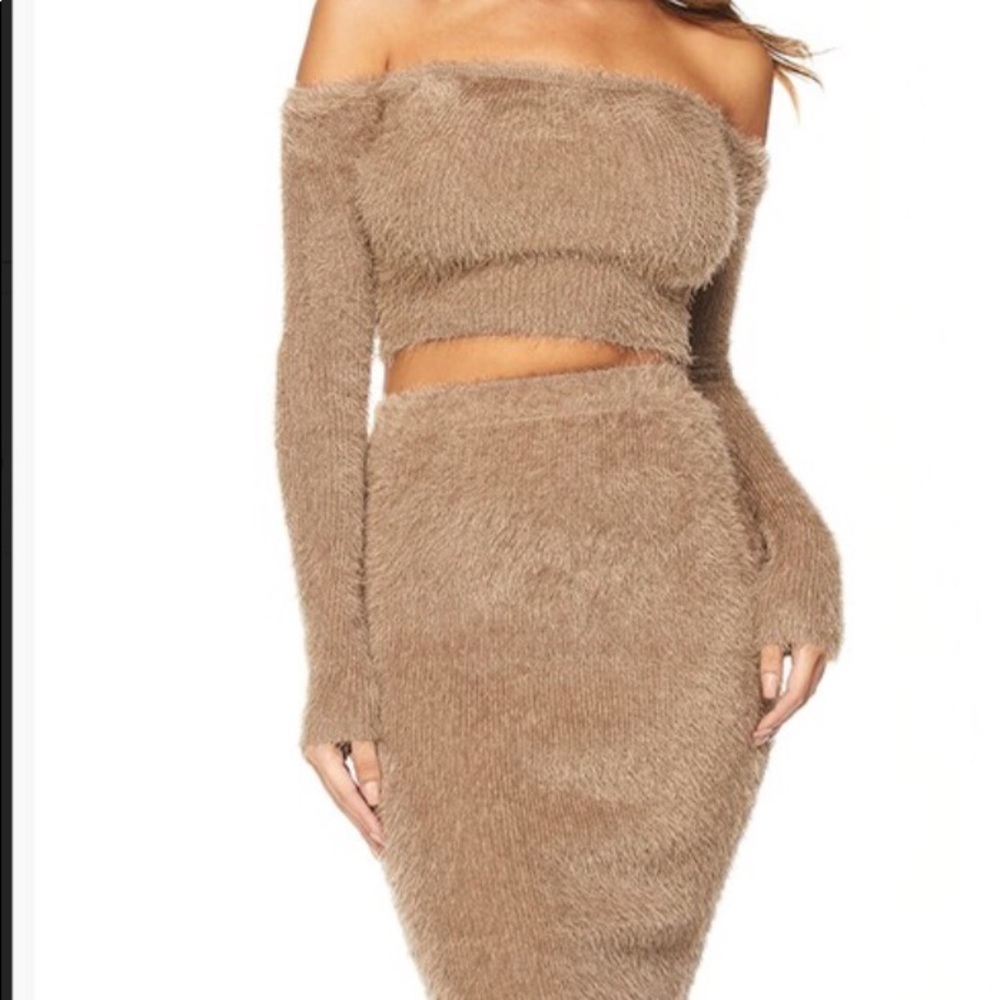 Fuzzy Two Piece Set - Picture 2 of 2